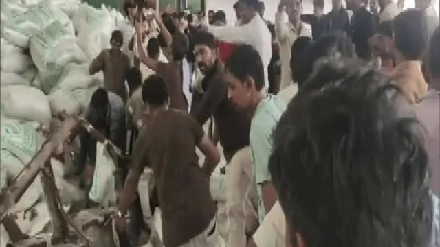 गुजरात: मोर्बी जिले में नमक फैक्ट्री की दीवार ढहने से 12 लोगों की मौत