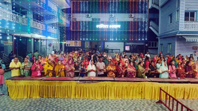धनबाद के शक्ति मंदिर में महानवमी पर उमड़ा आस्था का सैलाब, वर्षों बाद दिखी ऐसी भीड़