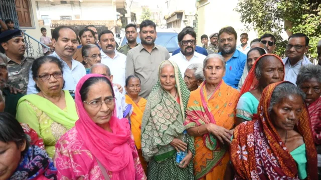 वासेपुर में फ्री हेल्थ कैंप, 48 लोगों में मिला मोतियाबिंद; मुफ्त होगा ऑपरेशन