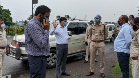 धनबाद: बिना पास के दूसरे स्टेट  के लोगों की झारखंड के जिलों में इंट्री बैन, कोरोना जागरूकता रथ को रवाना