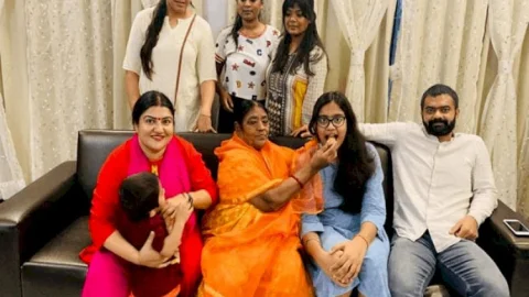 झारखंड: CBSE Class 12th में 98 परसेंट नंबर लाकर धनबाद की शांभवी बनी थर्ड स्टेट टॉपर