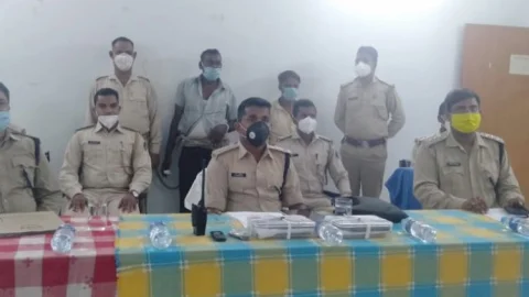 धनबाद: पेट्रोल कैश कलेक्शन एजेंट से 19.51 लाख लूटनेवाले तीनों क्रिमिनल जेल गये, बैंक मोड़ में दो कुख्यात डकैत पकड़ाया
