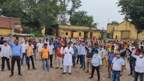 धनबाद: आउटसोर्सिंग कंपनी लोकल नौजवानो को रोजगार नहीं देगी तो आर पार की लड़ाई होगी: संतोष सिंह