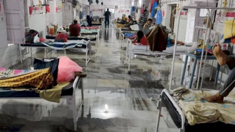 बिहार: पटना में बारिश बनी आफत,कोरोना हॉस्पीटल के वार्ड में जल-जमाव, सैकड़ों घरों में भी घुसा पानी