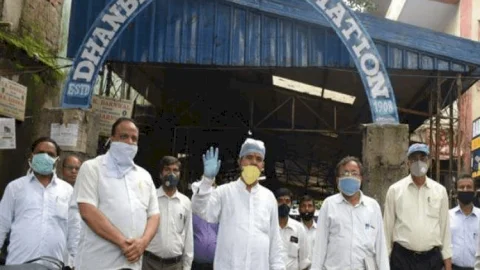 धनबाद: जमशेदपुर में एडवोकेट की मर्डर के खिलाफ धनबाद बार एसोसिएशन ने न्यायिक कार्य का बहिष्कार किया