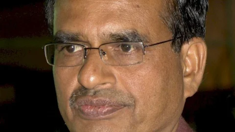 मध्य प्रदेश के सीएम शिवराज सिंह चौहान कोरोना पॉजिटिव, दिग्विजय सिंह का तंज आप पर कौन करेगा FIR