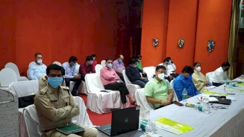 धनबाद:अगले छह माह का कोरोना एक्शन प्लान बना, जिला प्रशासन की जन प्रतिनिधियों के साथ बैठक