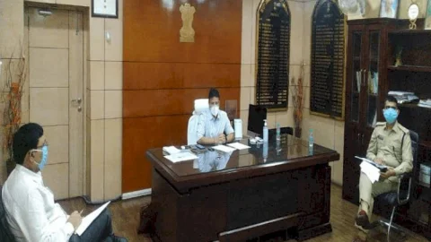 धनबाद: तीन डेडीकेटेड कोविड-19 हॉस्पीटल के लिए DC ने तय की समय सीमा, छह अगस्त तक शुरू हो जायेंगे, डीडीएमए की बैठक