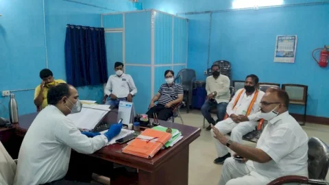 धनबाद:बिजली ट्रिपिंग से जनता परेशान, कांग्रेस डेलीगेशन जीएम से मिला, समस्या समाधान की मांग