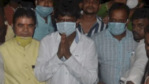 धनबाद: बीजेपी बाघमारा MLA ढुल्लू महतो 81 दिन बाद धनबाद जेल से बाहर निकले, कहा- न्यायपालिका पर भरोसा (देखें VIDEO)