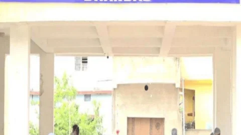 धनबाद: डेडिकेट कोविड हेल्थ सेंटर में लगाये गये चार वेंटिलेटर, 14 पेसेंट एडमिट, टेलीमेडिसिन सर्विस मंगलवार से शुरु होगी
