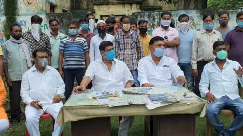 धनबाद: डेको कंपनी, लोकल दबंग, मैनेजमेंट व प्रशासन की मिलीभगत से जो यहां के लोगों को हक मार रही है: संतोष सिंह