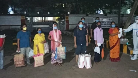 धनबाद:सात महिला, 10 पुरुष हुए कोविड - 19 हॉस्पीटल से डिस्चार्ज,24 कंटेनमेंट जोन बने, कर्फ्यू लगा