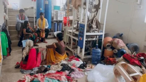 बिहार: नवादा में बेटे का गला रेत बॉडी के पास पिता को बांधा, घर में डाली भीषण डकैती