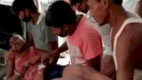बिहार : सीतामढ़ी सोनबरसा बोर्डर पर नेपाली पुलिस की बर्बरता, युवक को पीटकर किया अधमरा, इलाके में टेंशन