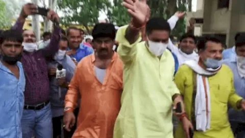 यूपी: सीएम ने BJP एमएलए के साथ मारपीट मामले में की कार्रवाई, SO सस्पेंड, ASP का ट्रांसफर, IG से मांगी रिपोर्ट