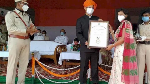 धनबाद: स्वतंत्रता दिवस समारोह में सम्मानित  किये गये  22 कोरोना वॉरियर्स