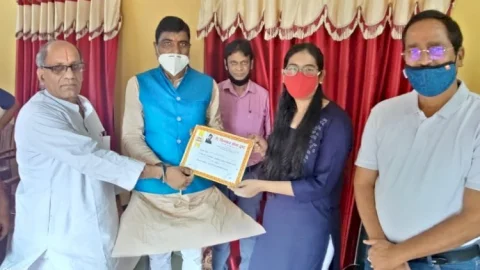 धनबाद:मनोज शर्मा की  बेटी डाक्टर आकांक्षा का M.S.(Eye Surgeon) के लिए सलेक्शन