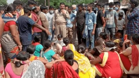 धनबाद:सूदखोरों से तंग दुकानदार ने फांसी लगाकर दे दी जान, धनसार में बवाल
