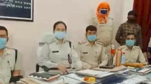 धनबाद: गोविंदपुर पुलिस को मिली सफलता, मोबाइल छीनतई करने वाले पांच क्रिमिनल अरेस्ट