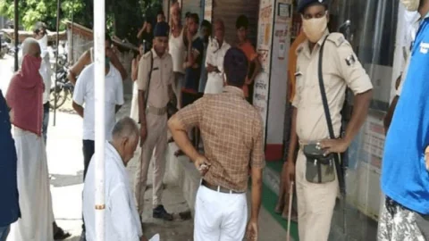 बिहार: मुजफ्फरपुर में दिन-दहाड़े एक्स MLA के स्‍टाफ से 26.45 लाख की लूट