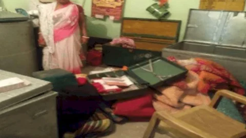 बोकारो: नावाडीह में जेएमएम लीडर तापेश्वर महतो के घर लाखों की डकैती