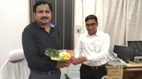  धनबाद के  नये एसडीएम सुरेंद्र कुमार ने पदभार ग्रहण किया