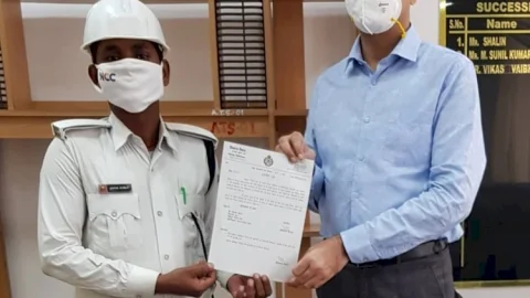 बिहार: ATS DIG विकास वैभव ने बारिश में भींगकर ट्रैफिक जाम छुड़ा रहे कांस्टेबल को किया पुरस्कृत