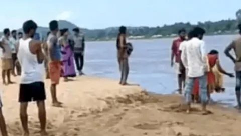 पलामू: कोयल नदी में तीन युवक बहे, एक का बॉडी बरामद