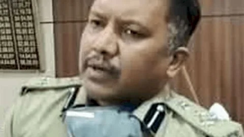 धनबाद: SSP ने कोयला चोरी पर रोक के लिए थानेदारों को दिये सख्त निर्देश, क्रिमिनलों व वारंटियों को पकड़ने के लिए चलायें स्पेशल ड्राइव