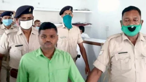 धनबाद: एसीबी  गिरिडीह अंचल का राजस्व कर्मचारी 3500 घुस लेते अरेस्ट किया