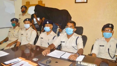 धनबाद: गूगल पे कस्टमर केयर का प्रतिनिधि बन ठगी करने वाले चार साइबर क्रिमिनल अरेस्ट (देखें VIDEO)