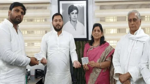 बिहार: आनंद मोहन की पत्नी लवली आनंद व बेटा चेतन आनंद  RJD में शामिल,RLSP के स्टेट प्रसिडेंड ने भी थामा लालटेन