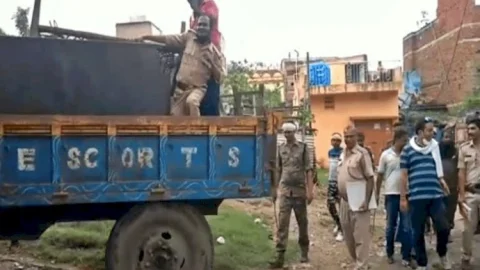 धनबाद: सुदामडीह पुलिस ने नुनुडीह में फायरिंग के आरोपी के घर कुर्की की, राजनीतिक पहुंच विफल