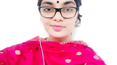 बिहार: विधानसभा चुनाव आते ही कैमूर जिले की नेहा सिंह राठौर बनी सोशल मीडिया स्टार