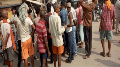 बिहार: आरा में बालू कारोबारी की चाकू गोदकर मर्डर,  आक्रोशित लोगों ने नासरीगंज-सकड्डी हाईवे जाम किया