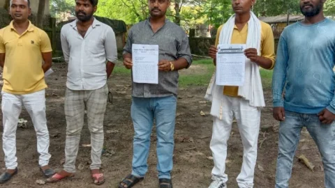धनबाद: संतोष सिंह के खिलाफ आरोप लगाने वाले कांग्रेस वर्कर अशोक पासवान को पार्टी से निकालने की मांग, सीनीयर लीडरों को कंपलेन