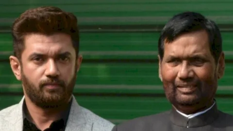 नई दिल्ली: राम विलास की हालत गंभीर, देर रात हुआ दिल का ऑपरेशन, एक और सर्जरी होगी, चिराग ने किया भावुक ट्वीट