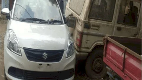 गिरिडीह: पुलिस ने इंटर स्टेट वैकिल चोर गैंग का किया खुलासा, चोरी की स्विफ्ट कार बरामद, पांच अरेस्ट