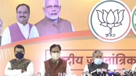 Bihar Assembly Election 2020: एनडीए में सीटों का बंटवारा, जेडीयू 122 और बीजेपी 121 पर चुनाव लड़ेगी, सीट कम हो या ज्यादा नीतीश ही बनेंगे सीएम