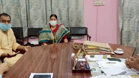 धनबाद:माडा ऑफिस पहुंची रागिनी सिंह,एमडी से की वार्ता,  झरिया में वाटर सप्लाई शुरु