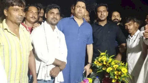 धनबाद: सिजुआ भदरिचक में कांग्रेस का कार्यकर्ता मिलन समारोह, रणविजय सिंह की मौजूदगी में दर्जनों लोग पार्टी में शामिल