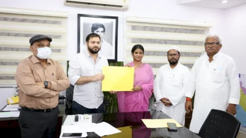 Bihar Assembly Election 2020: बीजेपी गवर्नमेंट ने महिला मुखिया रीतु जयसवाल को किया था सम्मानित, अब RJD ने दिया परिहार से टिकट