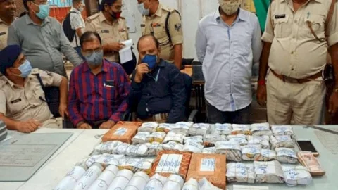 बिहार: पटना जंक्शन पर बिजनमैन से 8.42 करोड़ का सोना जब्त, ट्रेन में मिली 27 लाख की चांदी