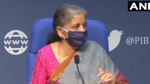 नई दिल्ली: मोदी गवर्नमेंट ने दशहारा-दिवाली से पहले दिया तोहफा, कर्मचारियों को मिलेगा LTC कैश और 10000 रुपये का फेस्टिवल एडवांस   