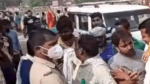 यूपी: बलिया में बीजेपी लीडर ने पुलिस के सामने युवक को गोलियों से भूना, एसडीएम, सीओ समेत मौके पर मौजूद सभी पुलिसकर्मियों सस्पेंड 