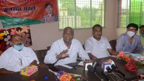 धनबाद: जलेश्वर सपना देखना छोड़ दें, एमएलए बनने के लिए दुबारा जन्म लेना पड़ेगा : ढुल्लू महतो (देखें VIDEO)
