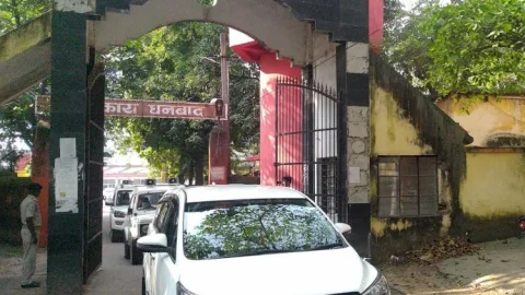 धनबाद जेल में एक्स एमएलए संजीव सिंह के पास मिले रुपये व  जमीन के दस्तावेज, FIR दर्ज