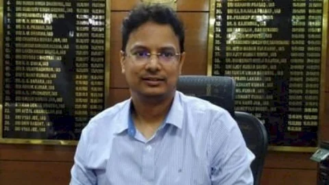 धनबाद: कोरोना जांच में सहयोग नहीं करने पर रेल पैसेंजर्स पर होगी आपदा प्रबंधन कानून के तहत कड़ी कार्रवाई: डीसी 