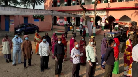 Bihar Assembly election 2020: 1st Phase Poll: 16 जिलों की 71 सीटों पर 53.54% वोटिंग